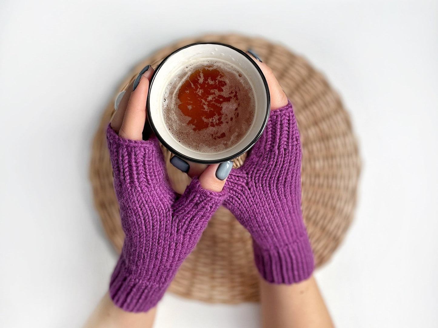 Frosty Warmth Mitts – Knitting Pattern