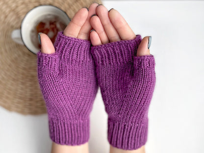 Frosty Warmth Mitts – Knitting Pattern