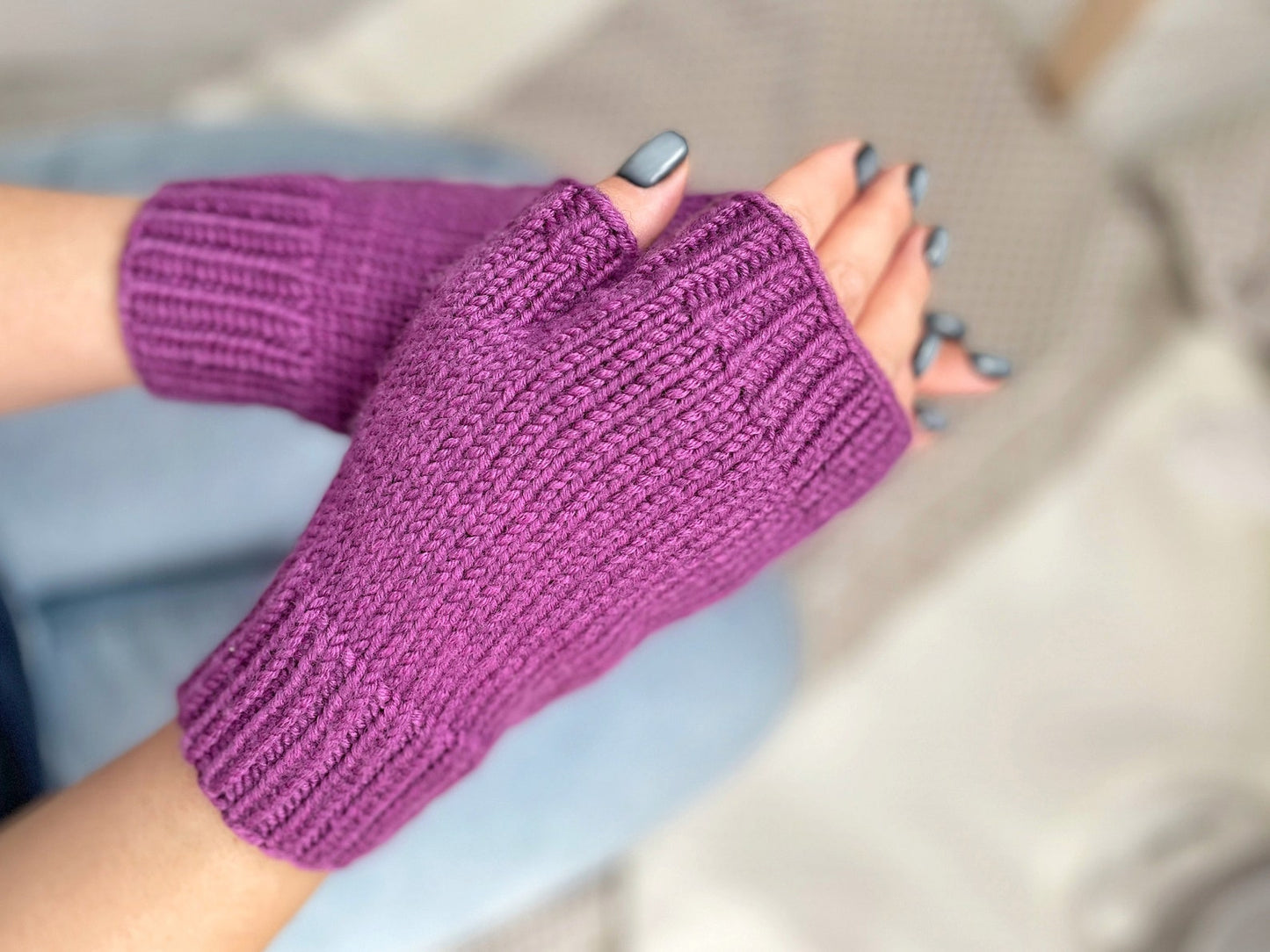 Frosty Warmth Mitts – Knitting Pattern