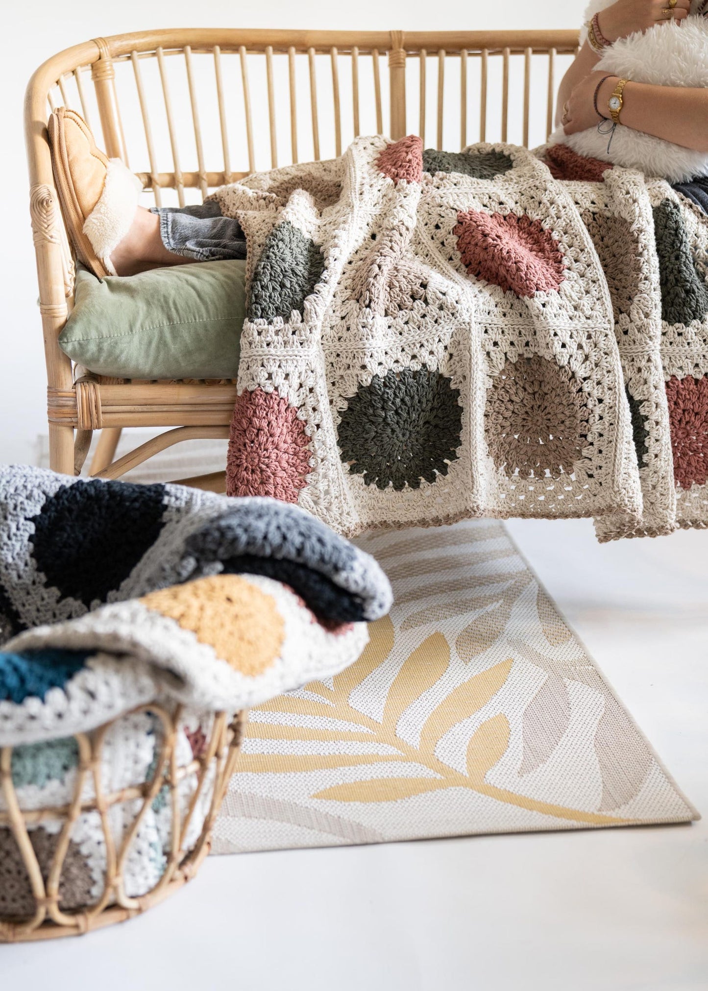 cozy granny square blanket Crochet Pattern