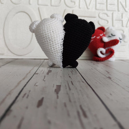 Hugging Cats Heart Crochet Pattern