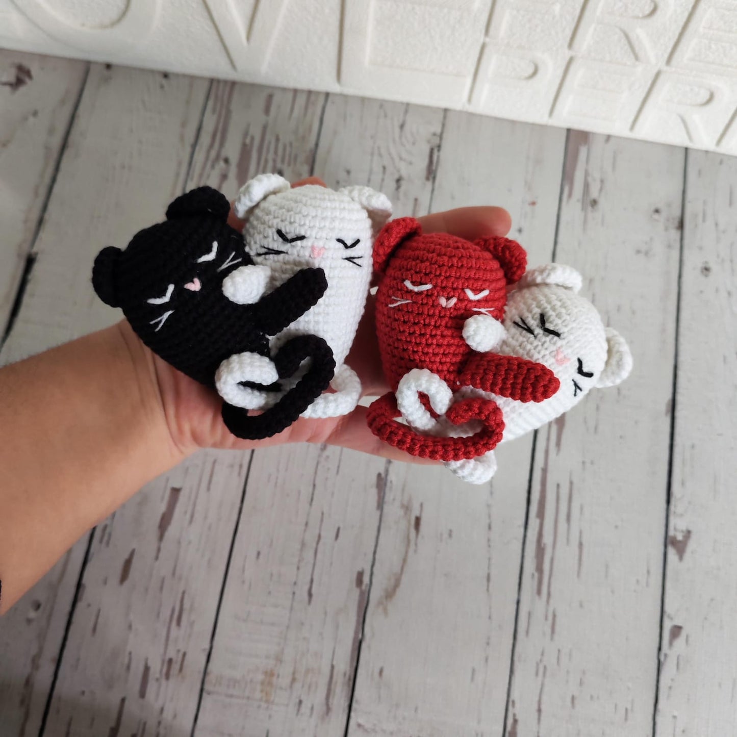 Hugging Cats Heart Crochet Pattern