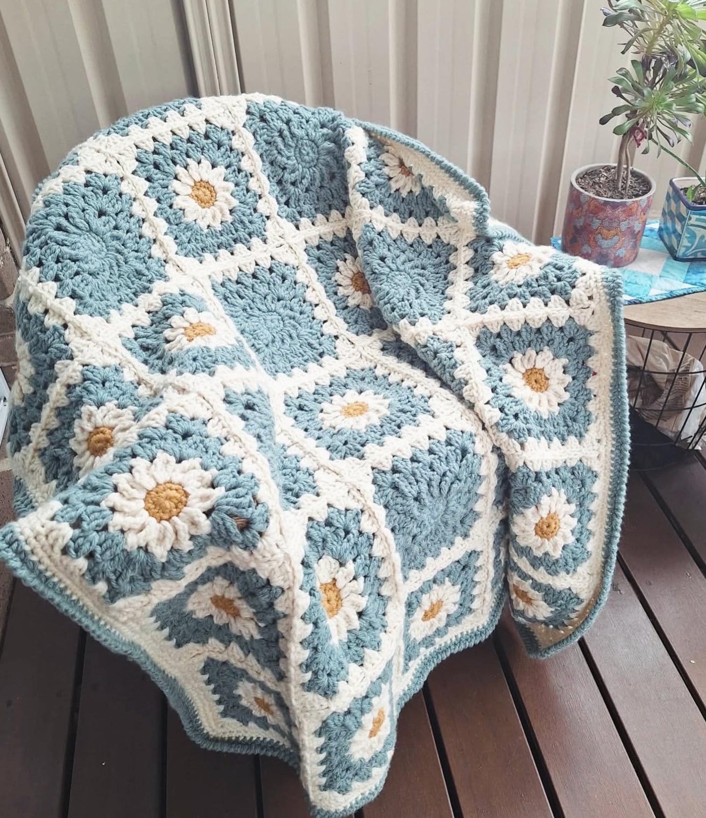 Daisy Cozy Throw Crochet Pattern